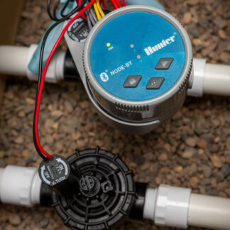 Sterownik Hunter Node BT-200 z zasilaniem bateryjnym posiada bezprzewodową technologię Bluetooth®, którą można łatwo zarządzać za pomocą smartfona.